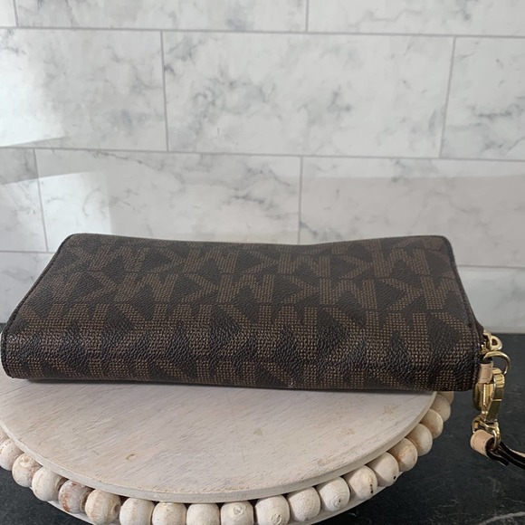 MICHAEL KORS Jet Set Continental WristleT 35H5GTTE3B200 perfect condition - Picture 5 of 7